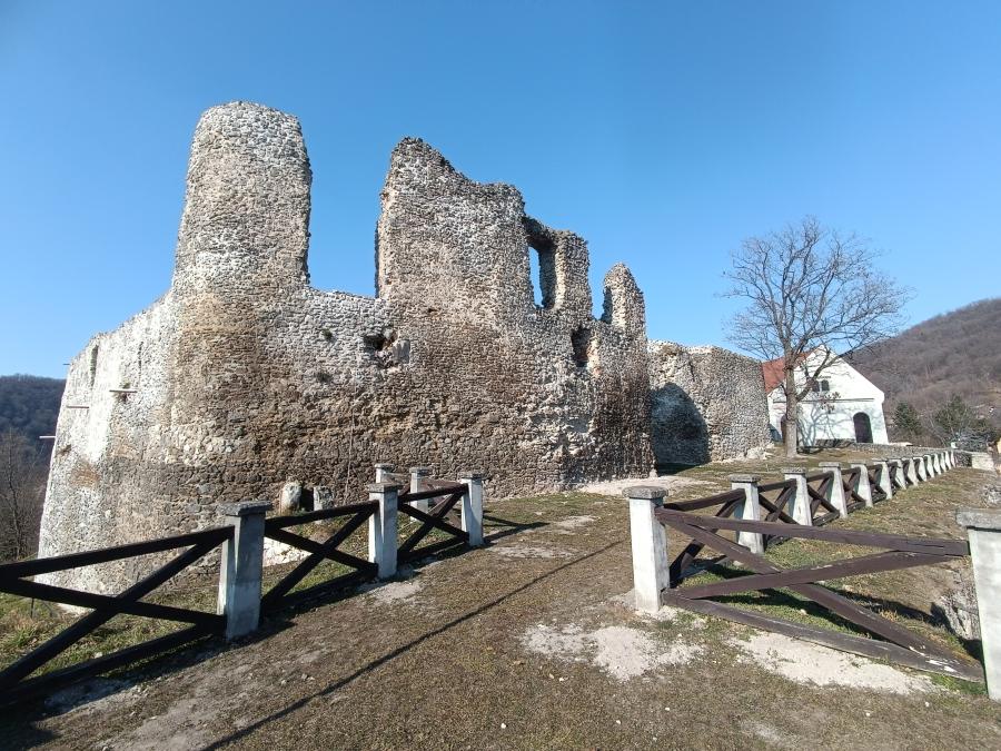 Hrad Modrý Kameň